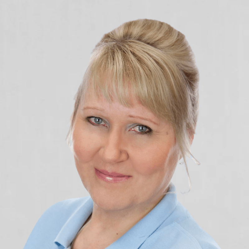Porträt von Svetlana Lambrecht, Mitarbeiterin des Pflegedienstes Petermann