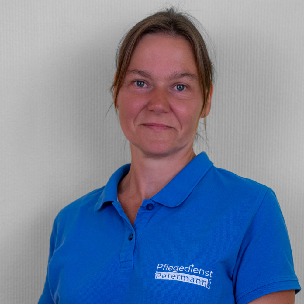Porträt von Kathrin Held, Mitarbeiterin des Pflegedienstes Petermann